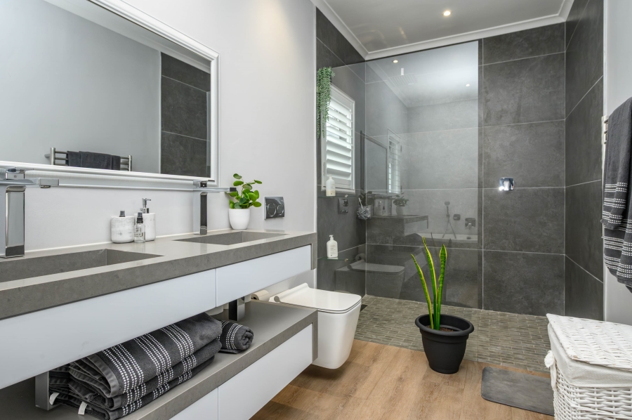 4 Bedroom Property for Sale in Summerstrand Eastern Cape